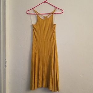 Yello flowy dress